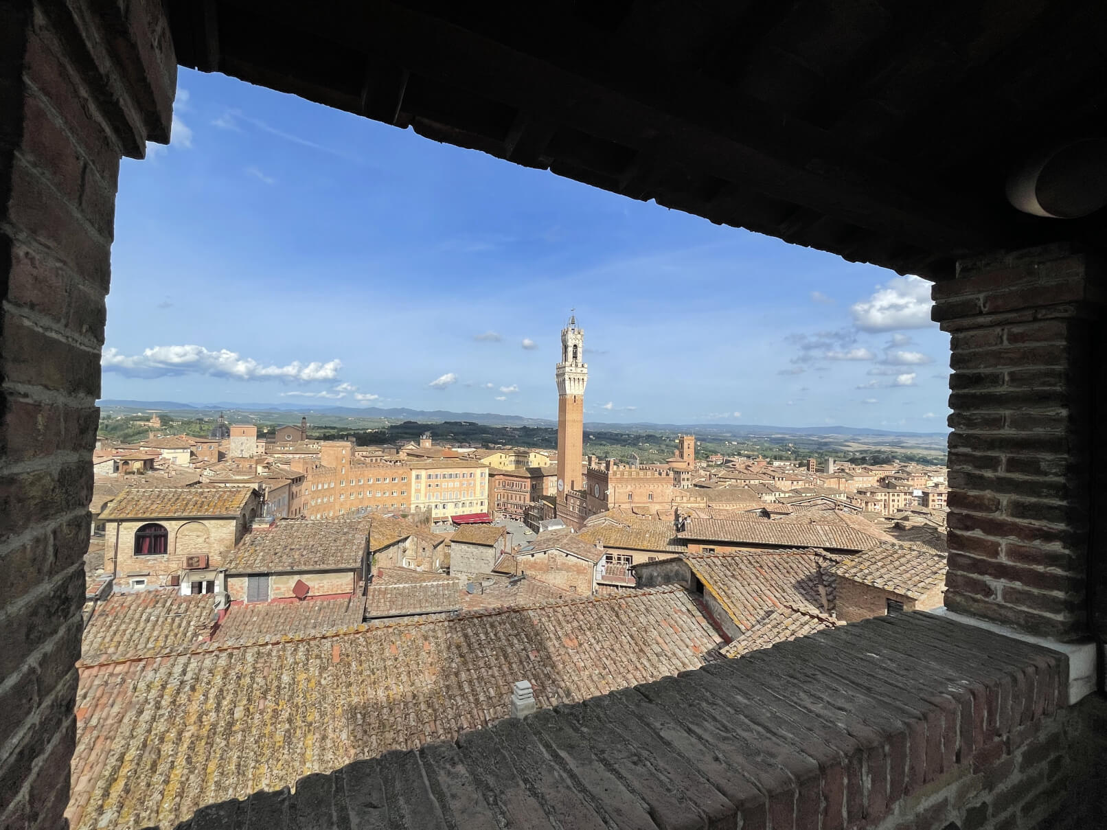 siena Tuscany piazza del campo medieval houses